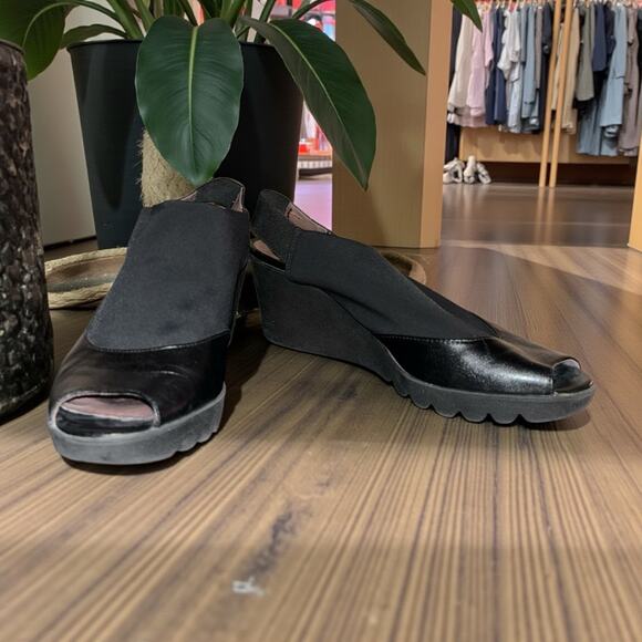 Donald J Pliner Mynne Black Leather Slingback Wedge Sandals Womens 8.5 Preppy - Picture 2 of 11